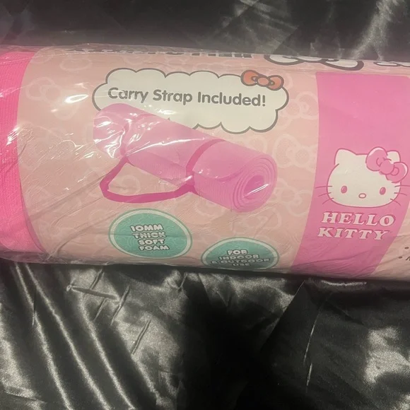 HELLO KITTY exercise mat , NWT​ - Picture 4 of 8